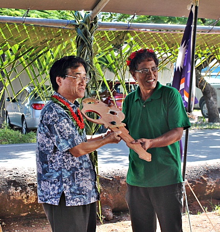 GGP Key Handover from His Excellency Ambassador Hideyuki Mitsuoka to WAM Board Member Commissioner of Public School System Kanchi Hosia. Photo: Sealend Laiden